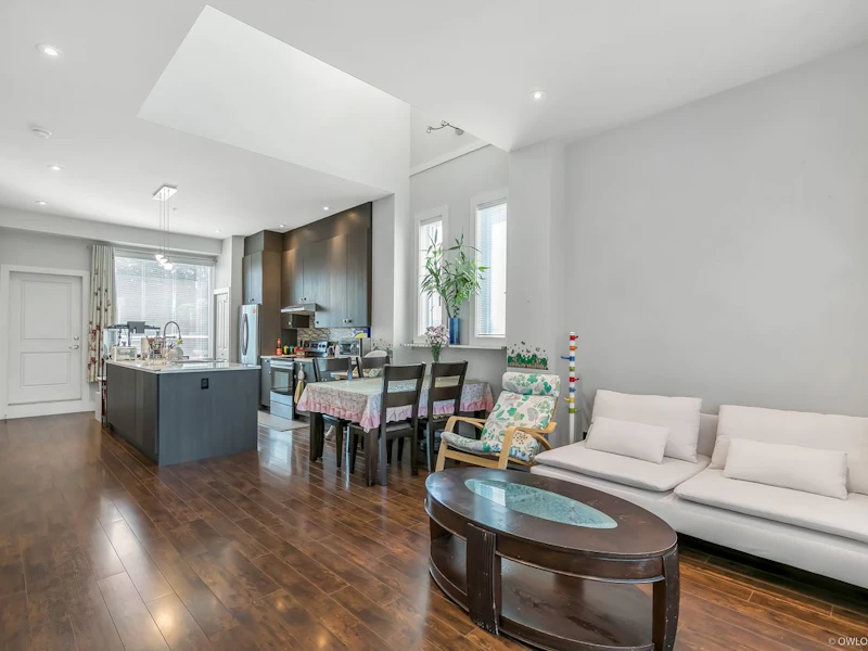 H - 6688 Dufferin Avenue, Burnaby BC V5H 3T3