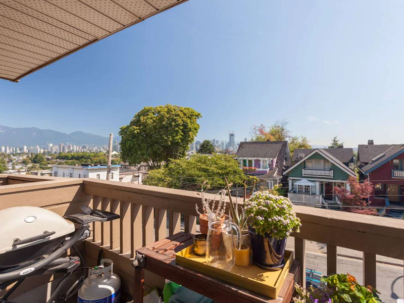 302 - 2100 W 3rd Avenue, Vancouver BC V6K 1L1