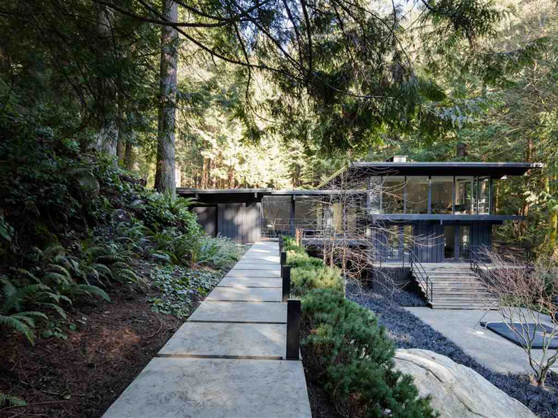 4301 Woodcrest Road, West Vancouver BC V7S 2V9