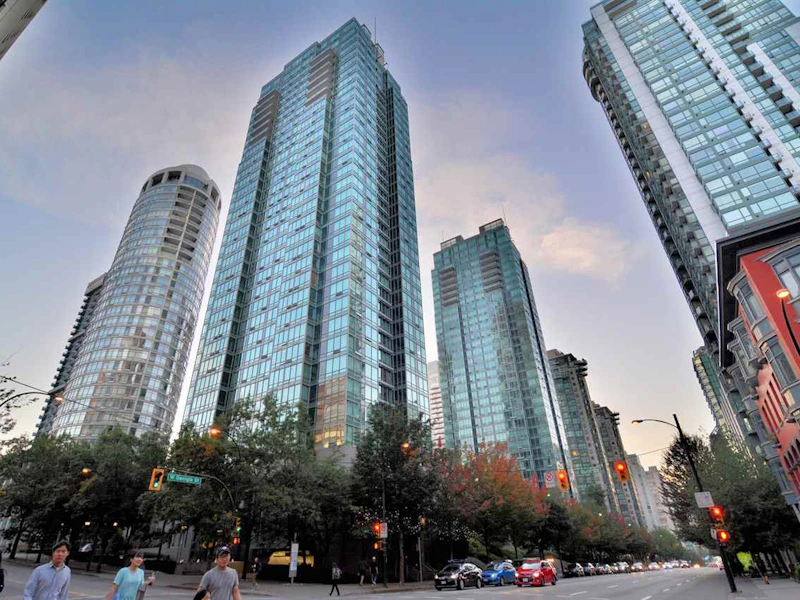 1104 - 1200 W Georgia Street, Vancouver BC V6E 4R2