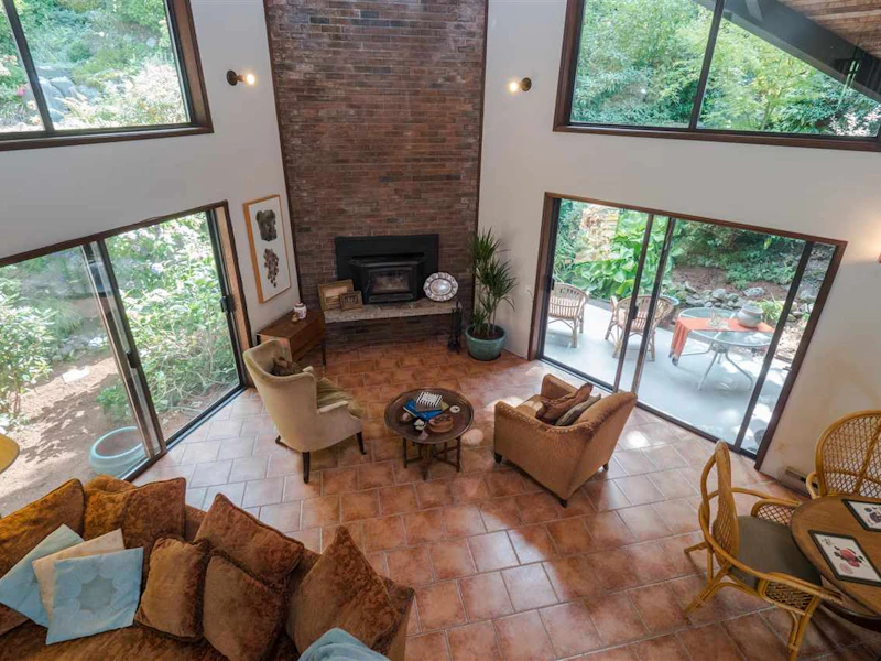 35 Oceanview Road, West Vancouver BC V0N 0A2