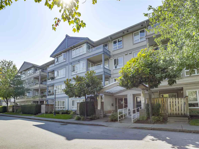 111 - 3480 Yardley Avenue, Vancouver BC V5R 6B3