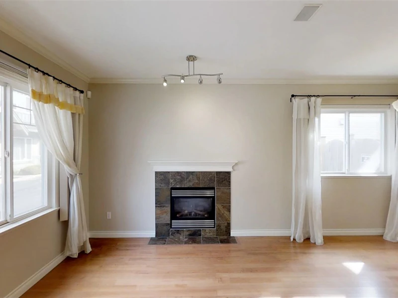 4 - 7060 Bridge Street, Richmond BC V6Y 2S7