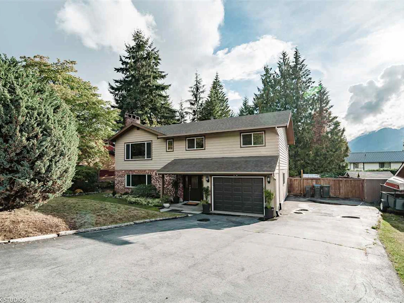 2546 Lomond Way, Squamish BC V8B 0J6