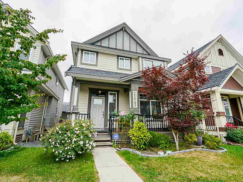21043 77th Avenue, Langley BC V2Y 0L1