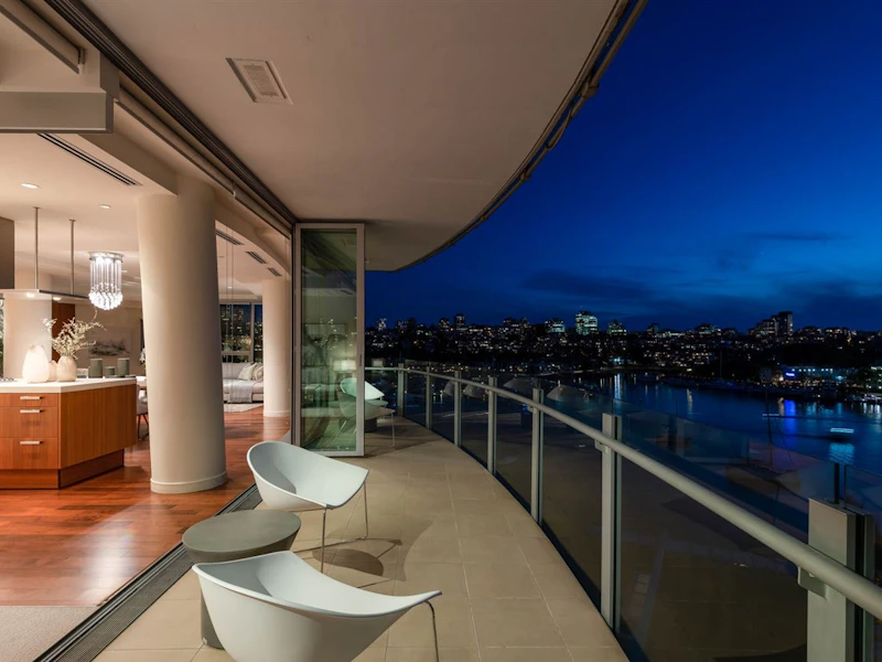 801 - 1560 Homer Mews, Vancouver BC V6Z 0A5