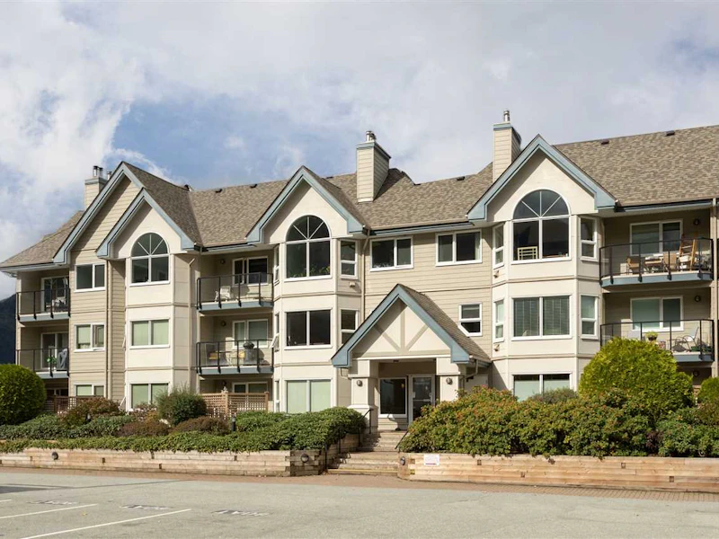 102 - 1466 Pemberton Avenue, Squamish BC V8B 0K1