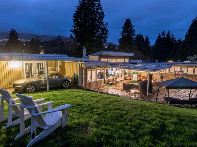 910 Burley Drive, West Vancouver BC V7T 2A1