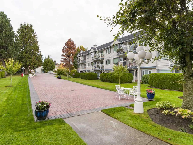 105 - 13965 16th Avenue, Surrey BC V4A 1P8