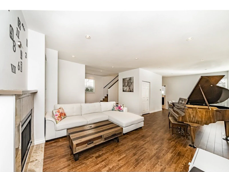 1780 Se Marine Drive, Vancouver BC V5P 2R8