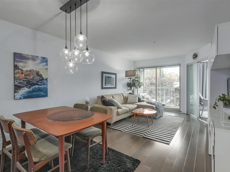 302 - 1689 E 13th Avenue, Vancouver BC V5N 0A5