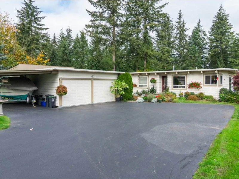 23393 50th Avenue, Langley BC V2Z 2S7