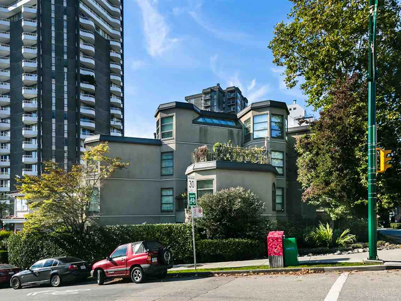 402 - 1106 Pacific Street, Vancouver BC V6E 1T4