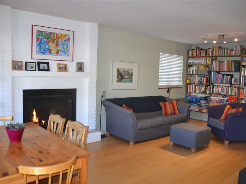 939 E 11th Avenue, Vancouver BC V5T 2E8