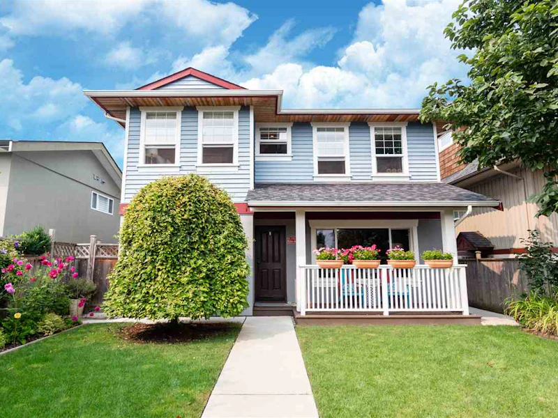 334 E 16th Street, North Vancouver BC V7L 2T2