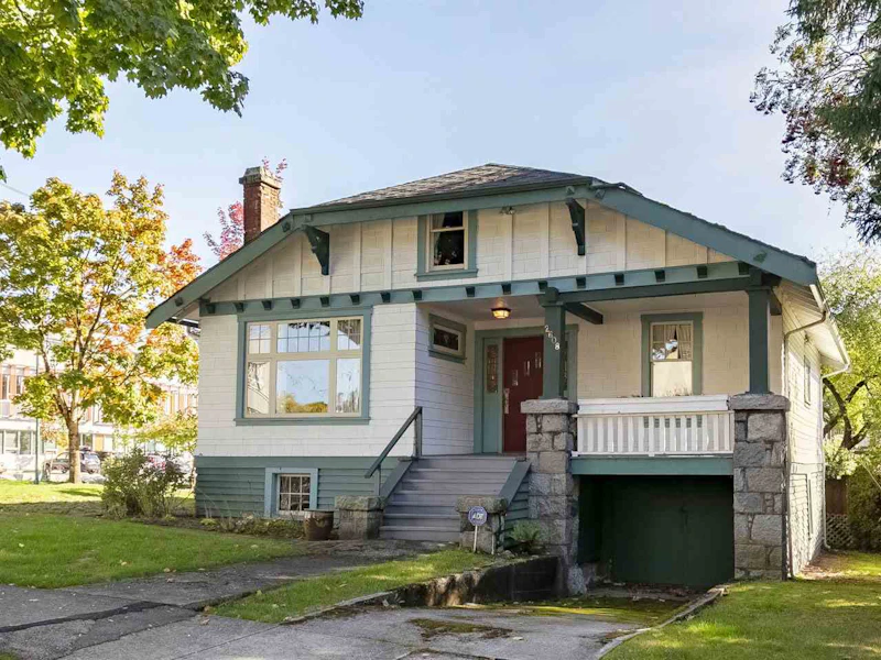 2608 W 11th Avenue, Vancouver BC V6K 2L6