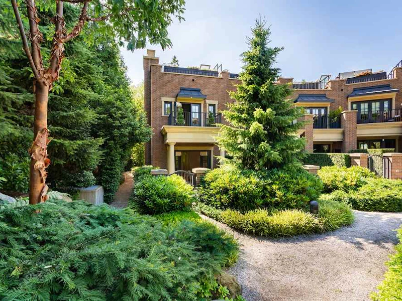 3248 Granville Street, Vancouver BC V6H 3K3