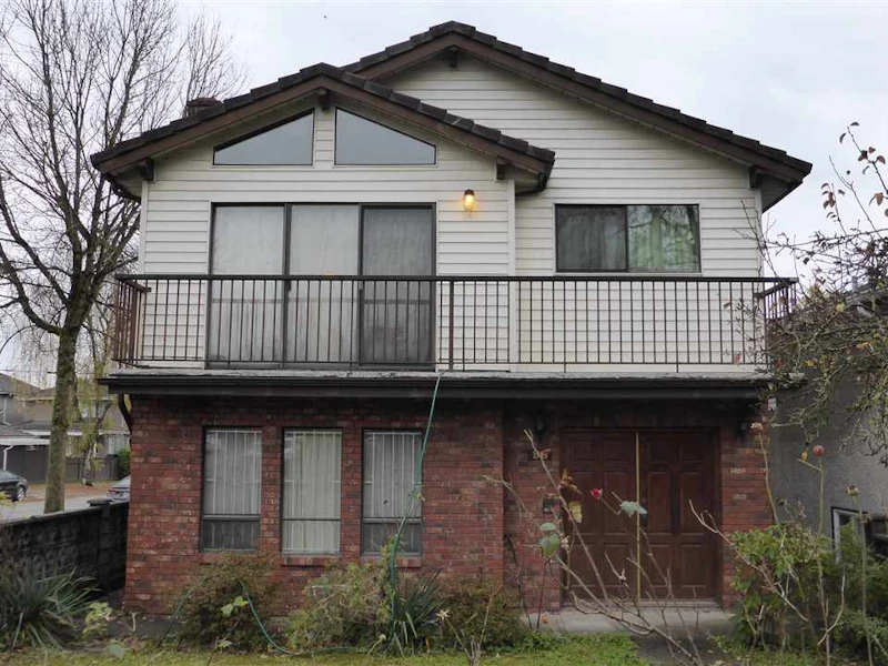 96 E 45th Avenue, Vancouver BC V5W 1W7