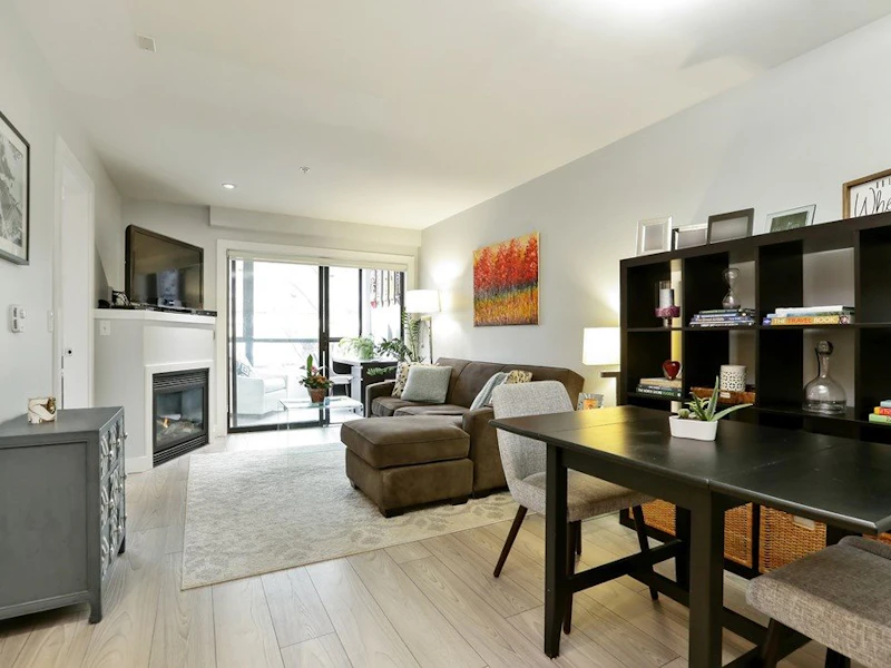 204 - 935 W 16th Street, North Vancouver BC V7P 1R2