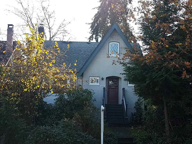 4452 W 13th Avenue, Vancouver BC V6R 2V3