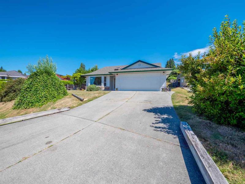 5072 Bay Road, Sechelt BC