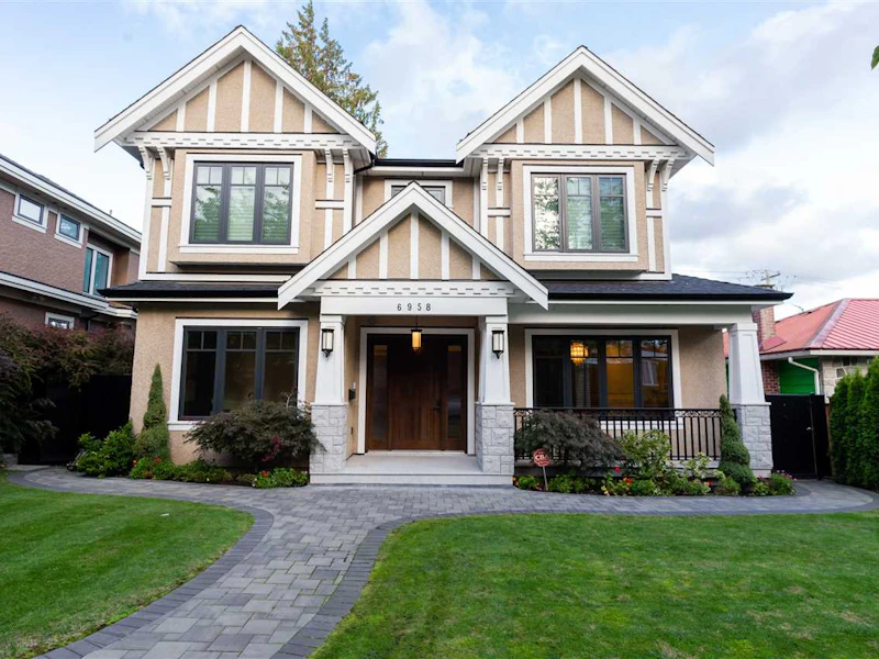 6958 Heather Street, Vancouver BC V6P 3P6