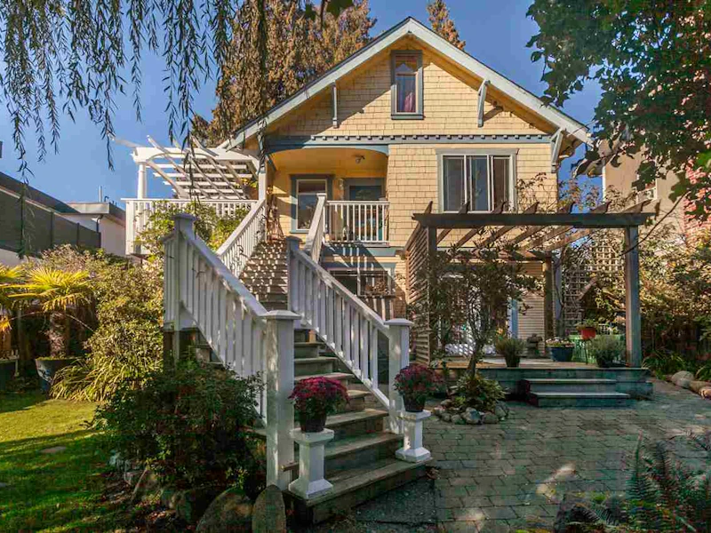 456 E 4th Street, North Vancouver BC V7L 1J5
