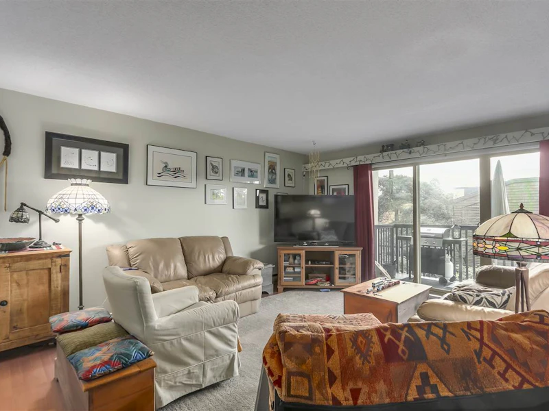 218 - 9847 Manchester Drive, Burnaby BC V3N 4P4