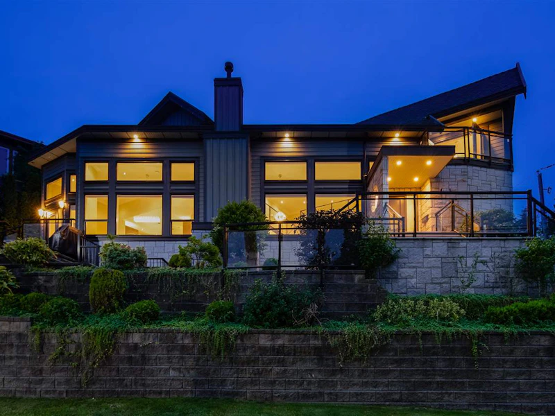 4004 Curle Avenue, Burnaby BC V5G 2Z3