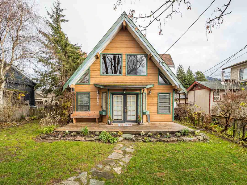 38832 Newport Road, Squamish BC V8B 0C9