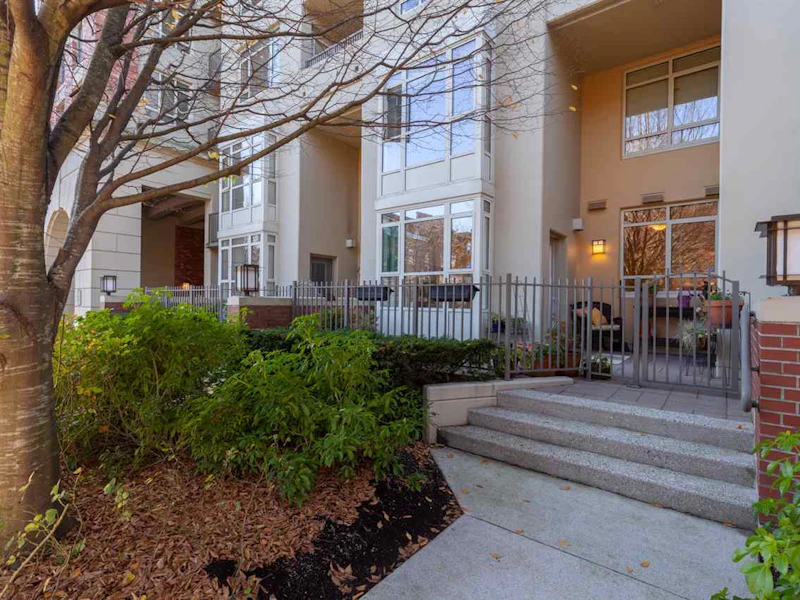 108 - 2799 Yew Street, Vancouver BC V6K 4W2