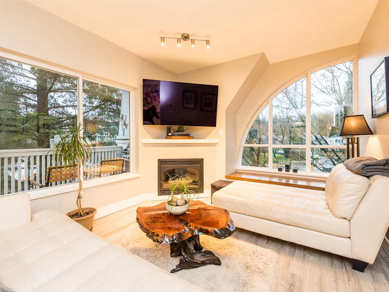 405 - 1111 Lynn Valley Road, North Vancouver BC V7J 3V4