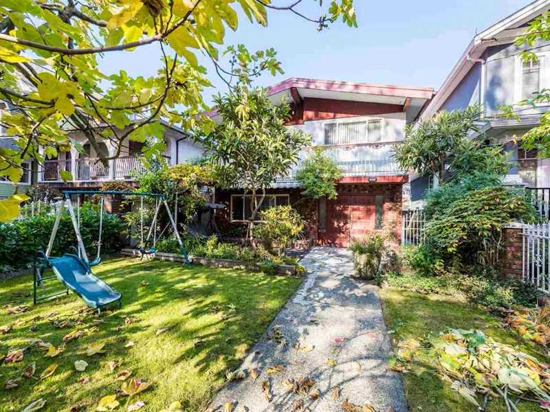 2685 Cambridge Street, Vancouver BC V5K 1L6