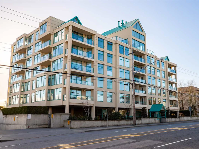 307 - 15466 North Bluff Road, Surrey BC V4B 3G1