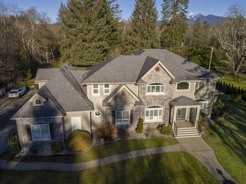 22811 132nd Avenue, Maple Ridge BC V4R 2R2