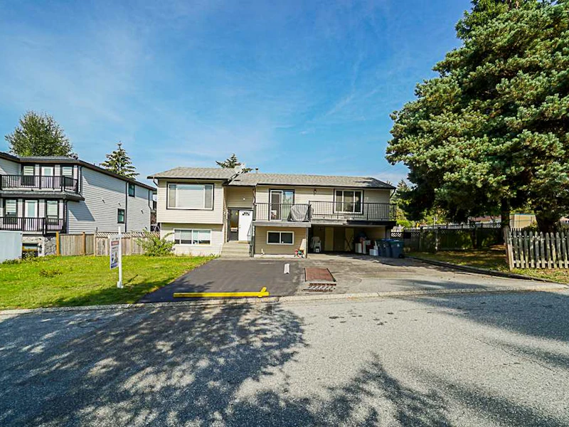 9349 140th Street, Surrey BC V3V 5Z3