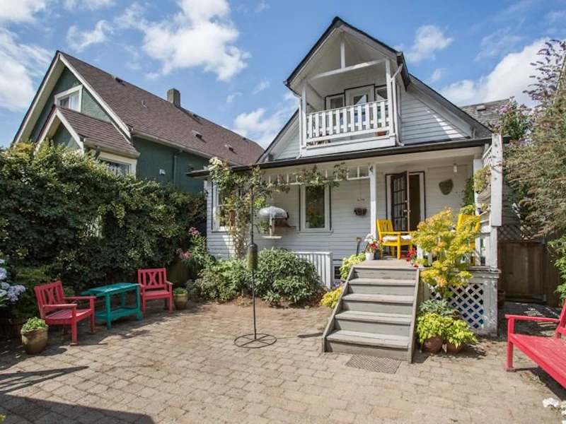 4458 James Street, Vancouver BC V5V 3J1