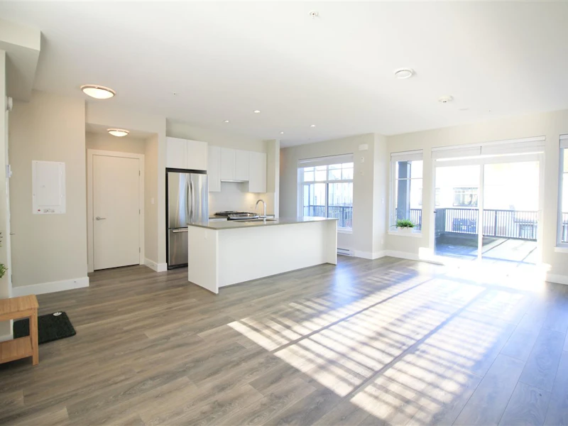 2 - 5118 Savile Row, Burnaby BC