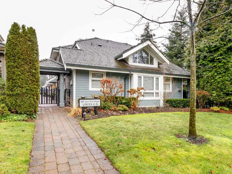 3 - 227 E 11th Street, North Vancouver BC V7L 2G8