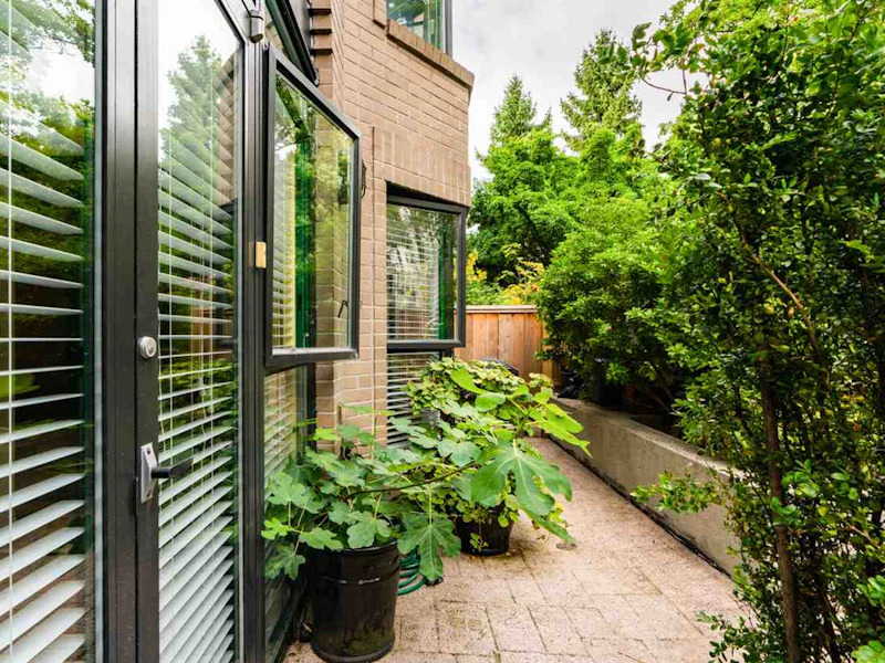 102 - 2130 W 12th Avenue, Vancouver BC V6K 2N2