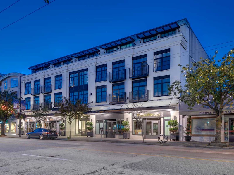 101 - 4355 W 10th Avenue, Vancouver BC V6R 2H6