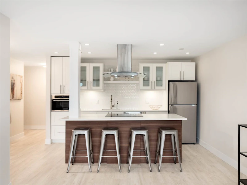 301 - 391 E 7th Avenue, Vancouver BC V5T 4H1