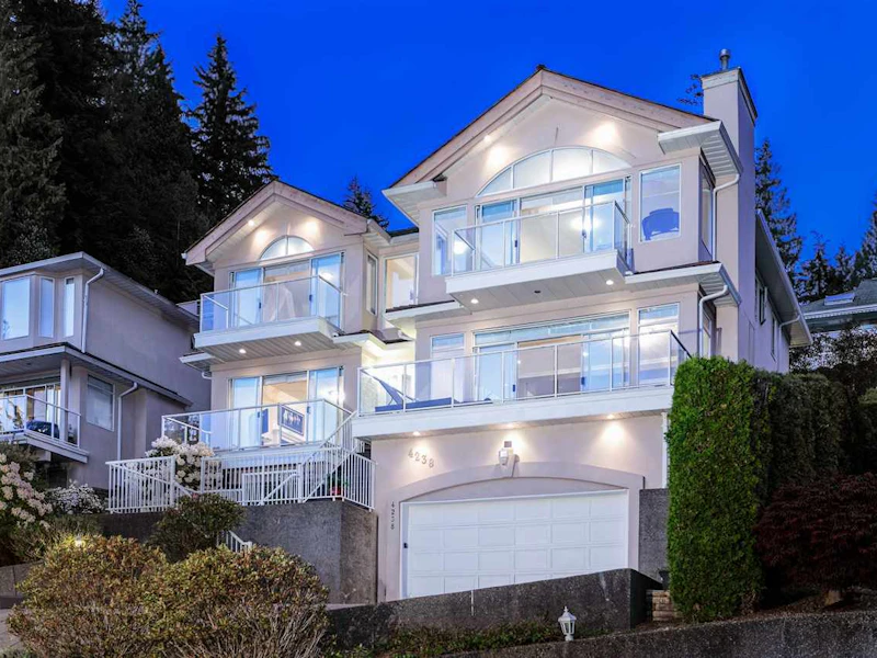 4238 St. Pauls Avenue, North Vancouver BC V7N 1T5