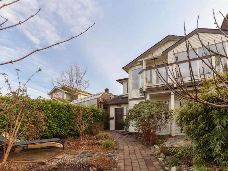 1 - 2762 Wall Street, Vancouver BC V5K 1A9