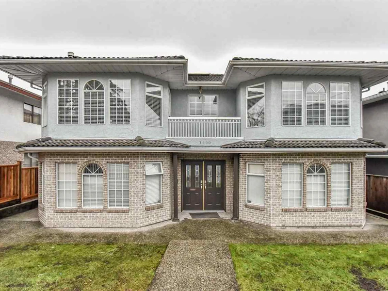 7990 12th Avenue, Burnaby BC V3N 2K7
