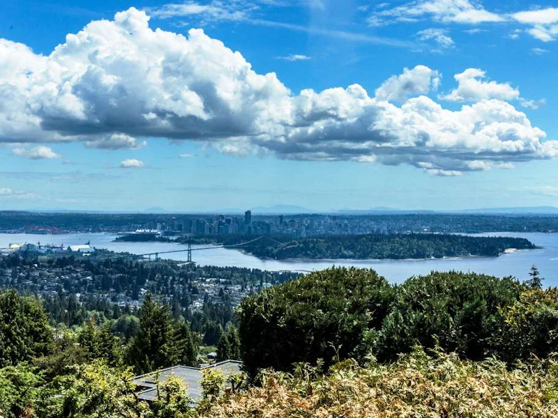 1368 Whitby Road, West Vancouver BC V7S 2N5