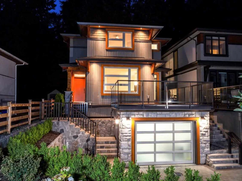 1534 Burrill Avenue, North Vancouver BC