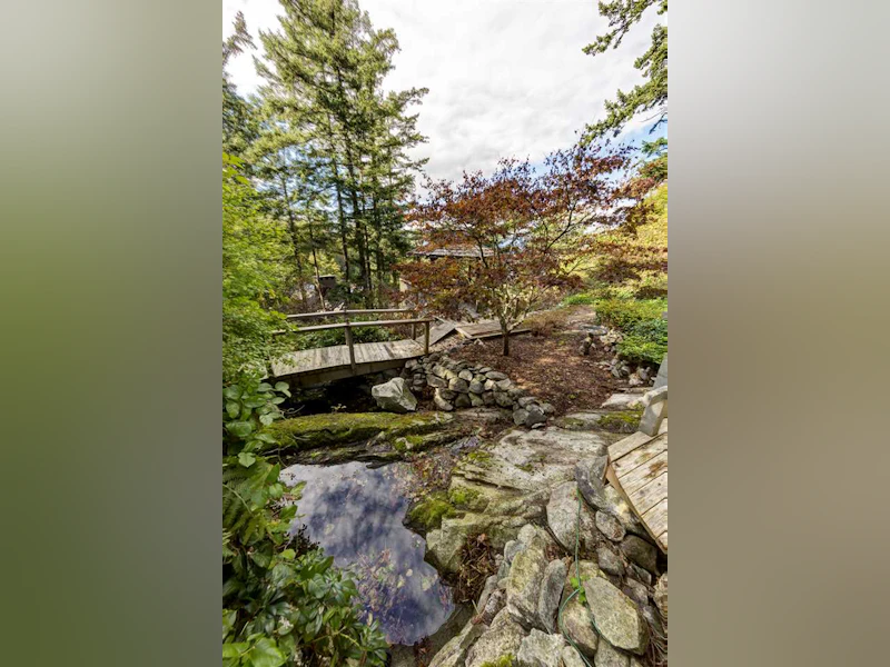 6681 Madrona Crescent, West Vancouver BC V7W 2J9