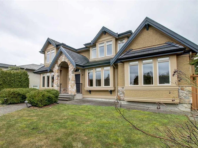 8622 11th Avenue, Burnaby BC V3N 2P8