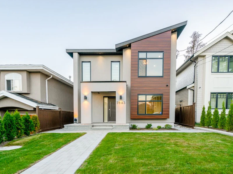 7693 Burgess Street, Burnaby BC V3N 3J1